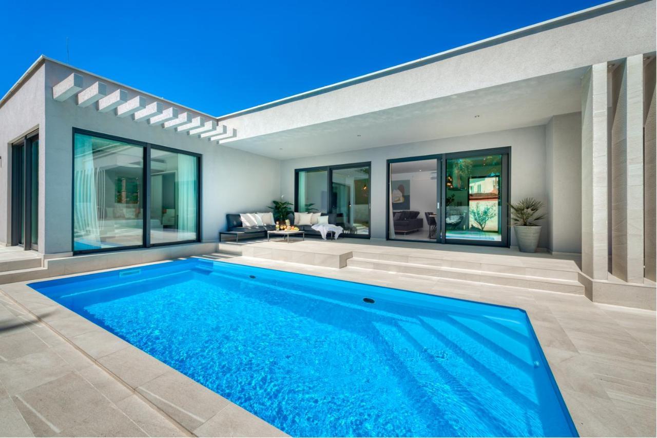 Villa Oasis - Your Luxury Home Away From Home Celopeci Zewnętrze zdjęcie
