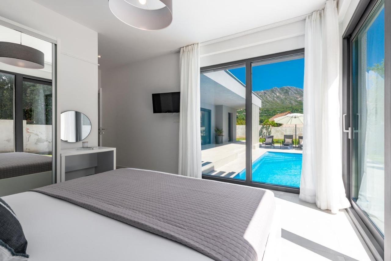 Villa Oasis - Your Luxury Home Away From Home Celopeci Zewnętrze zdjęcie